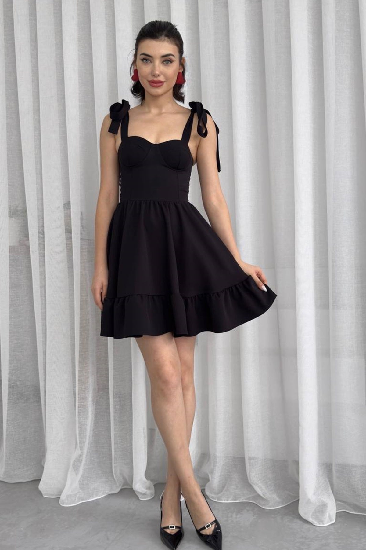 Ausgestelltes Minikleid