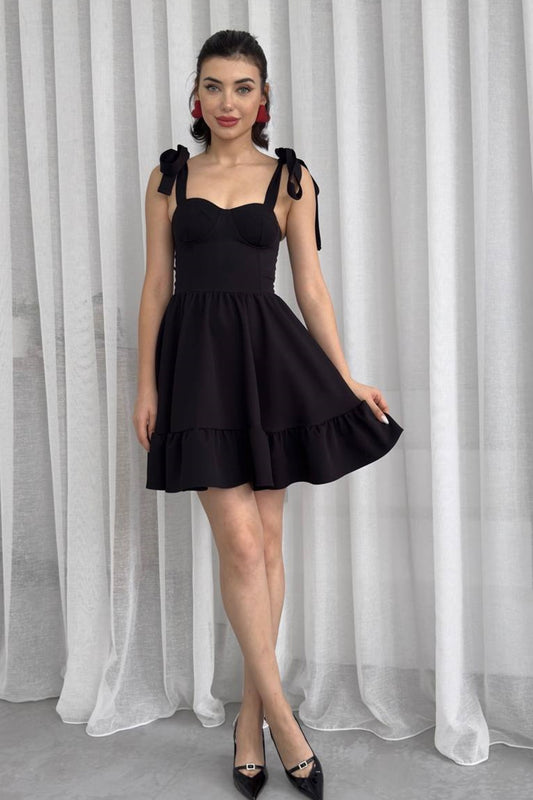 Ausgestelltes Minikleid