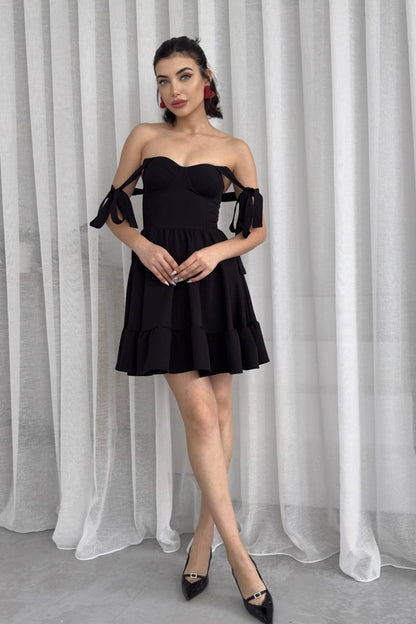 Ausgestelltes Minikleid