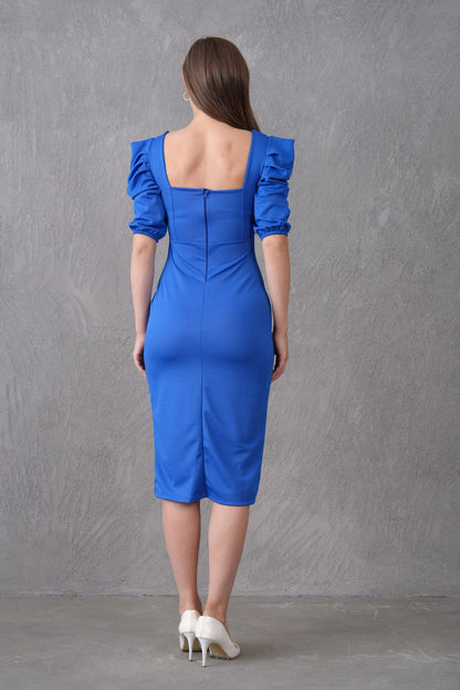 Midikleid mit Schlitzdetail, eckigem Ausschnitt und kurzen Ärmeln