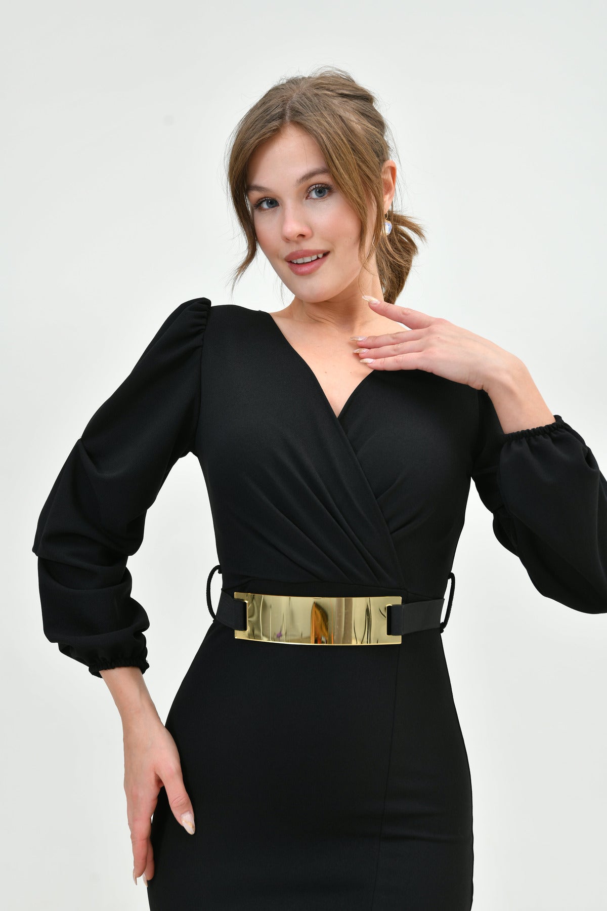 Kurzärmeliges Midikleid mit Schlitz