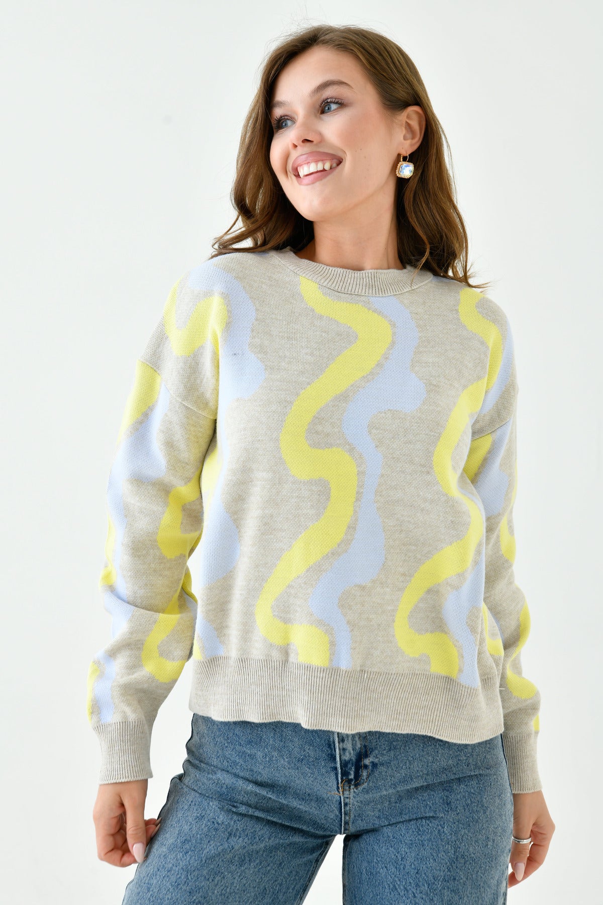Strickpullover mit V-Ausschnitt und geometrischem Muster