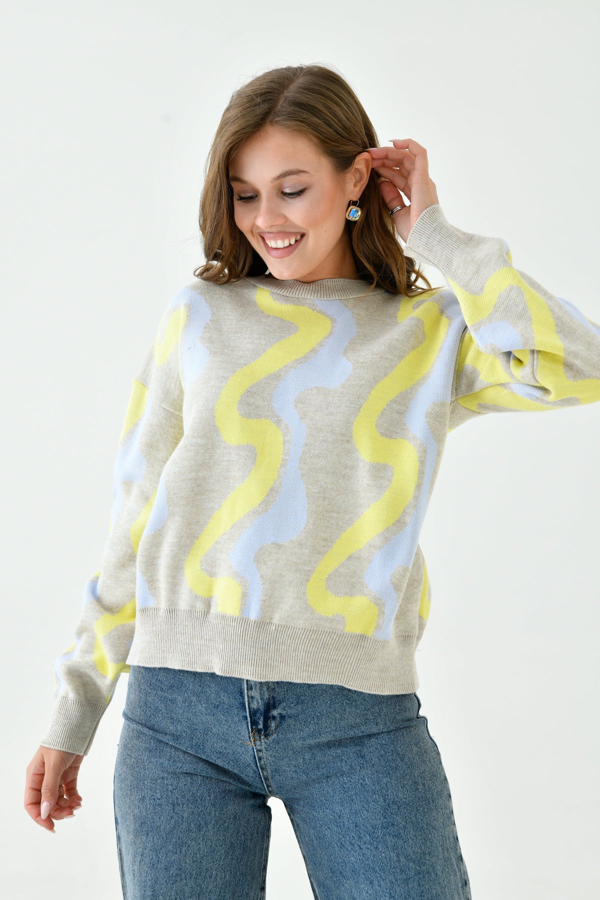 Strickpullover mit V-Ausschnitt und geometrischem Muster