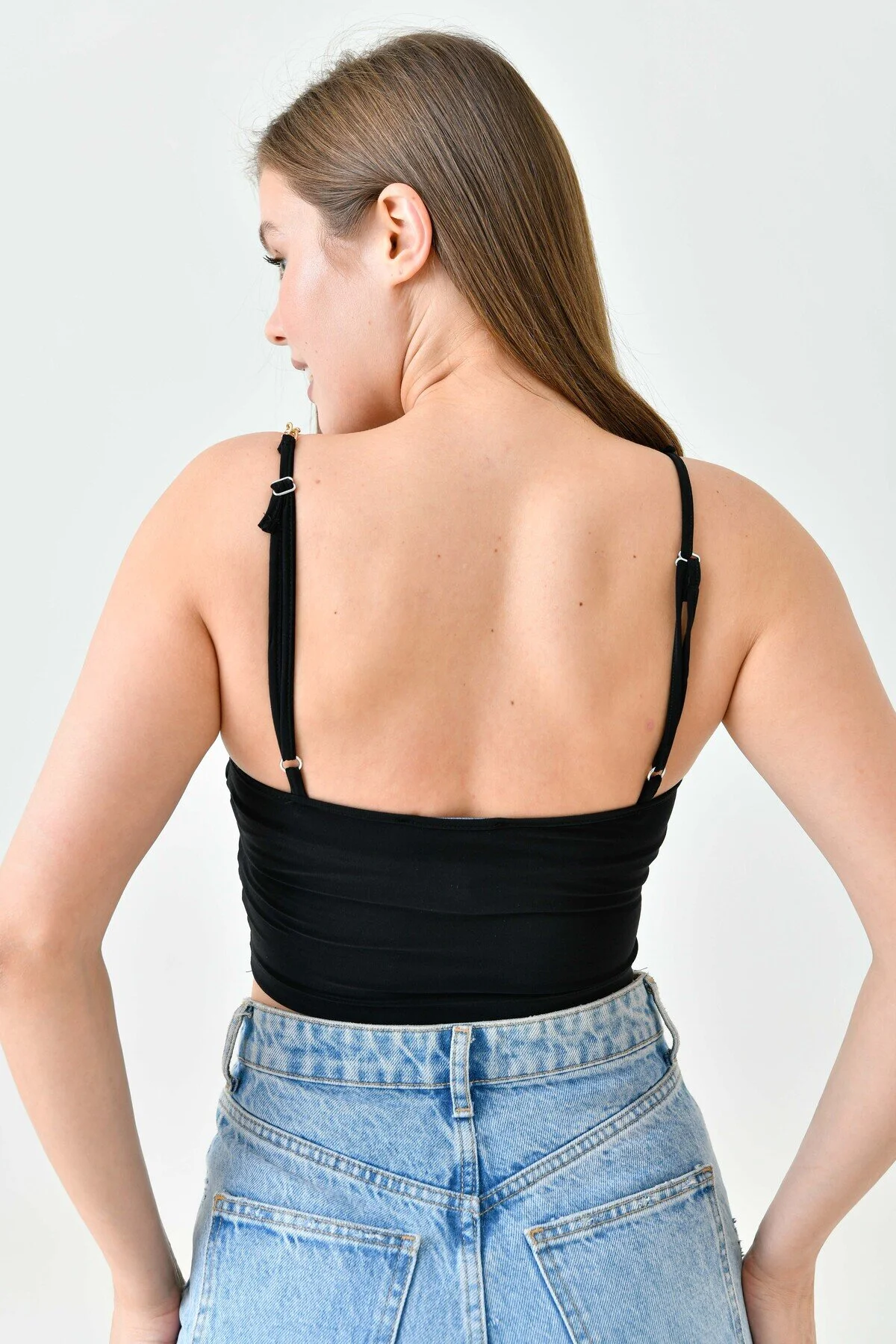 Crop-Bluse mit Kettenriemen-Details