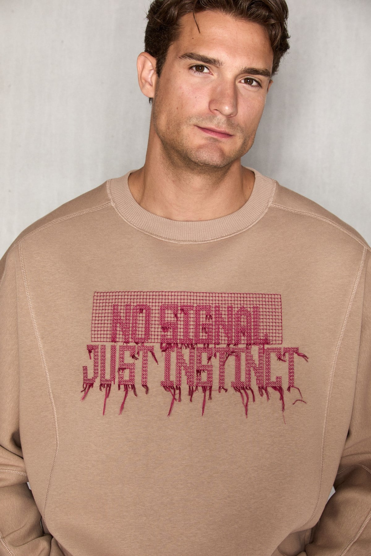 GRIMELANGE KAEL Herren Besticktes Sweatshirt Taupe