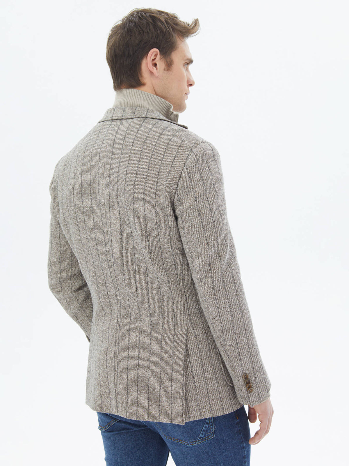 Gestreifte, modern geschnittene Strickjacke aus Baumwollmischung