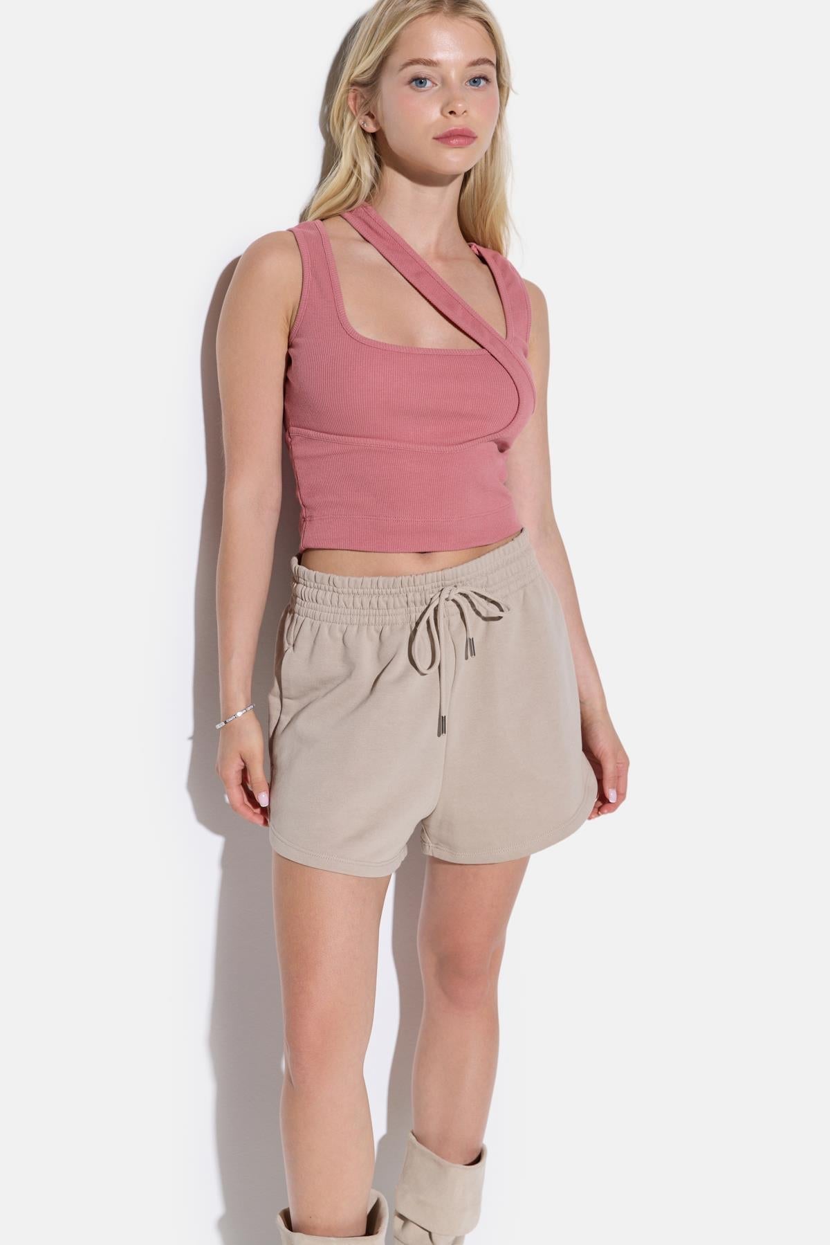 Bluse mit breiten Trägern