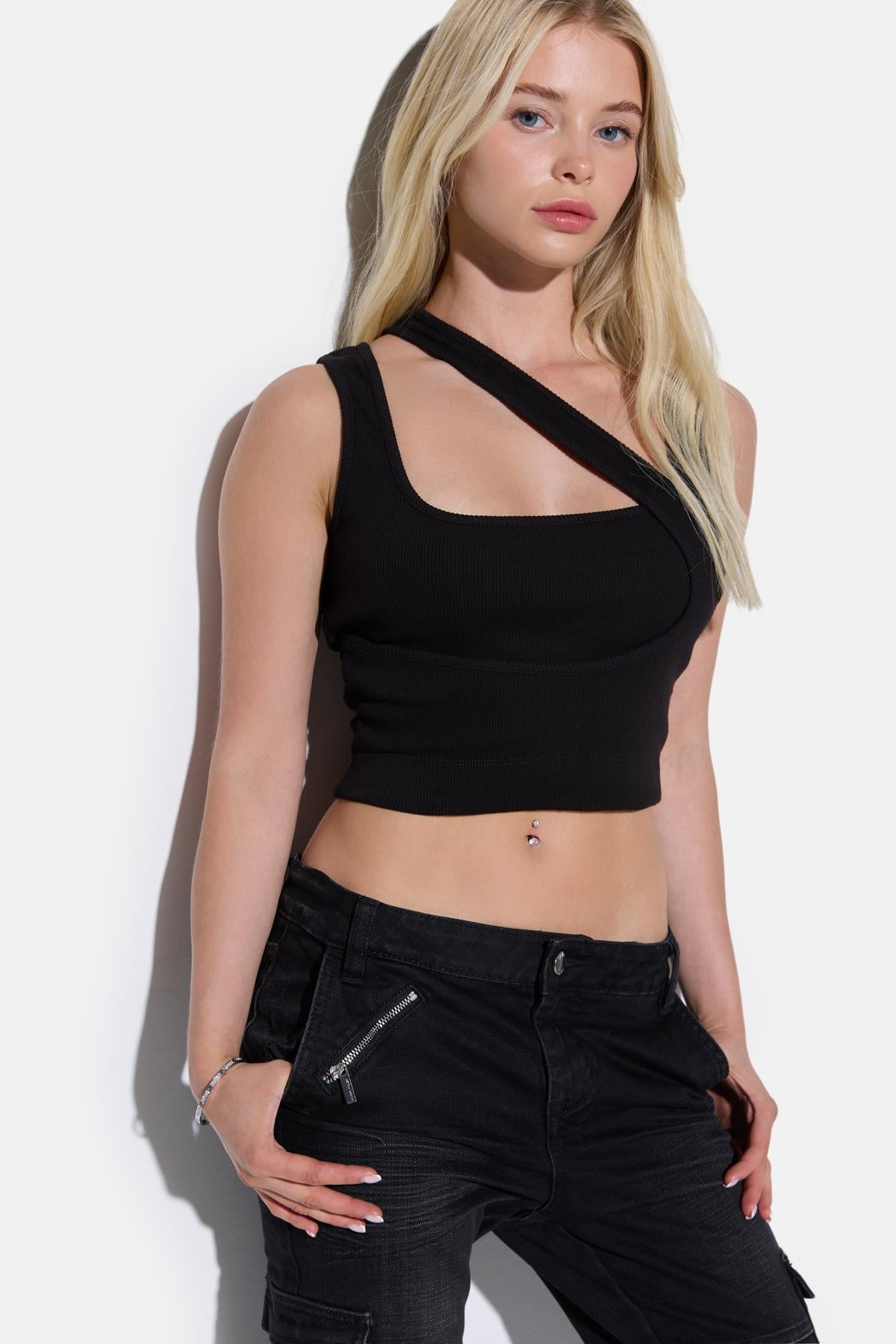 Bluse mit breiten Trägern