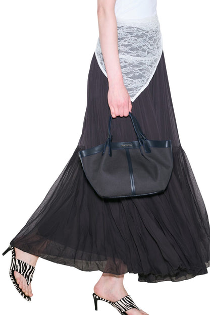 SCHWARZE MINI-TASCHE MIT CANVAS-NAHT-DETAILS