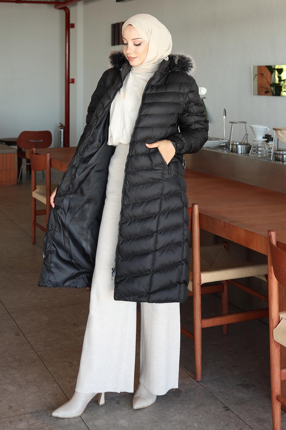 Schwarze Kapuzen-Steppjacke 6155