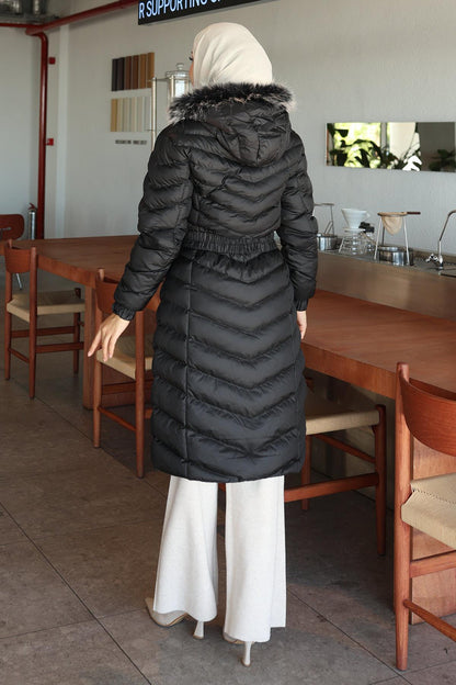 Schwarze Kapuzen-Steppjacke 6155