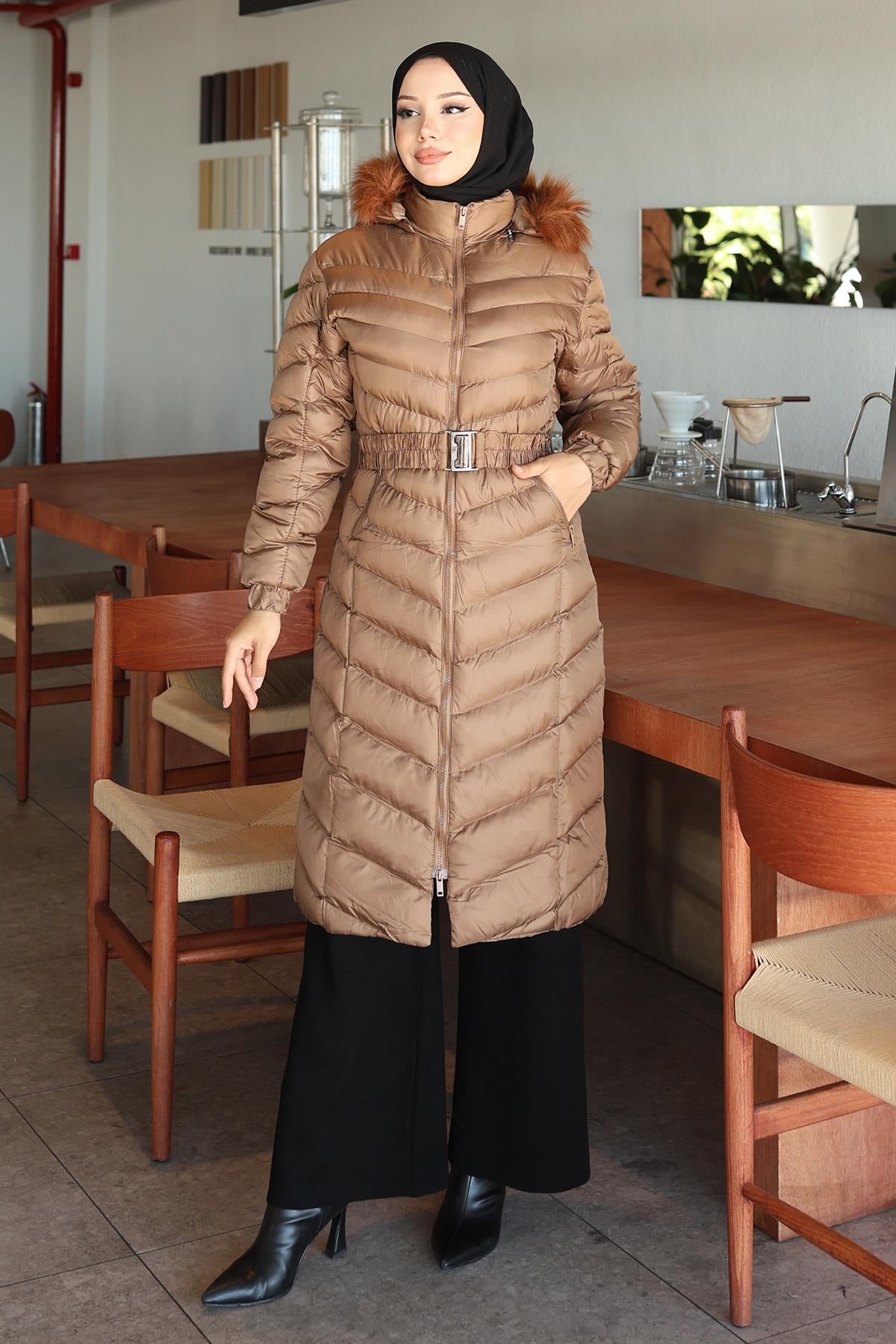 Schwarze Kapuzen-Steppjacke 6155