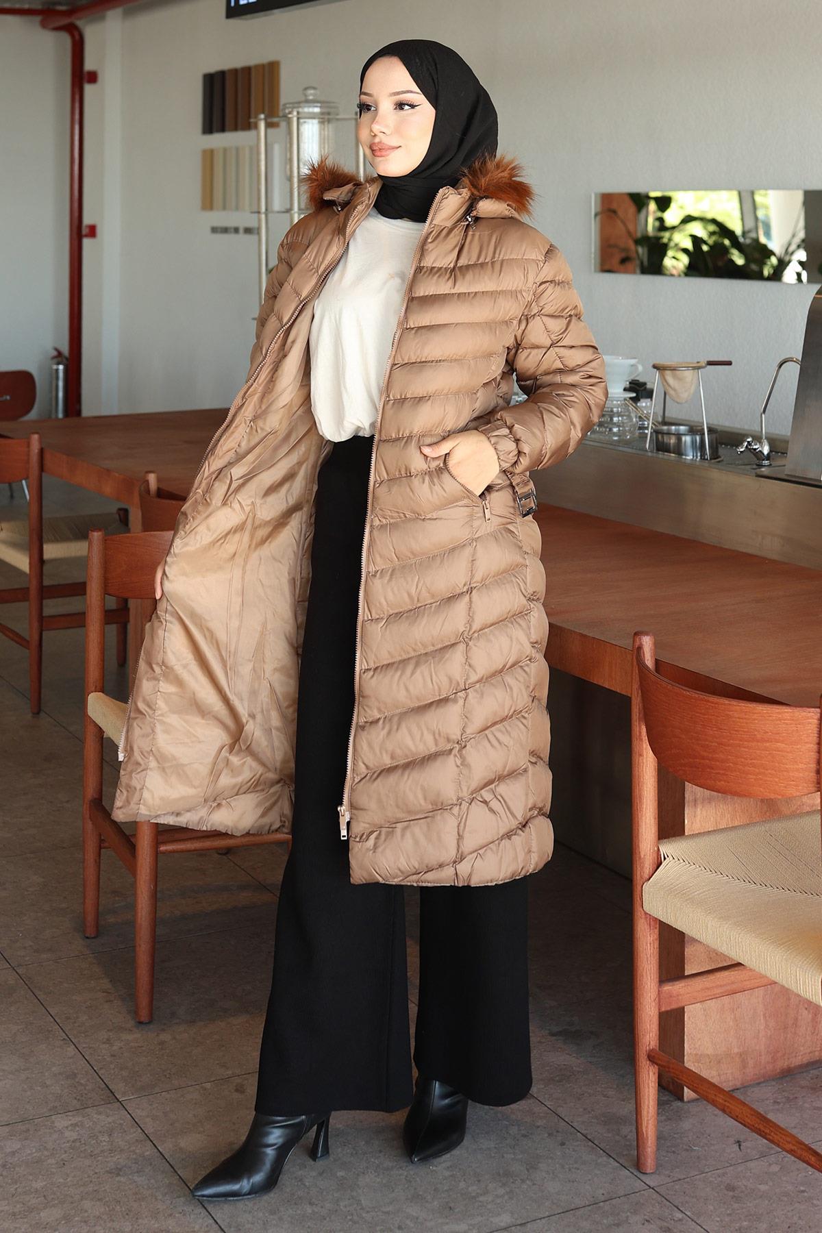 Schwarze Kapuzen-Steppjacke 6155