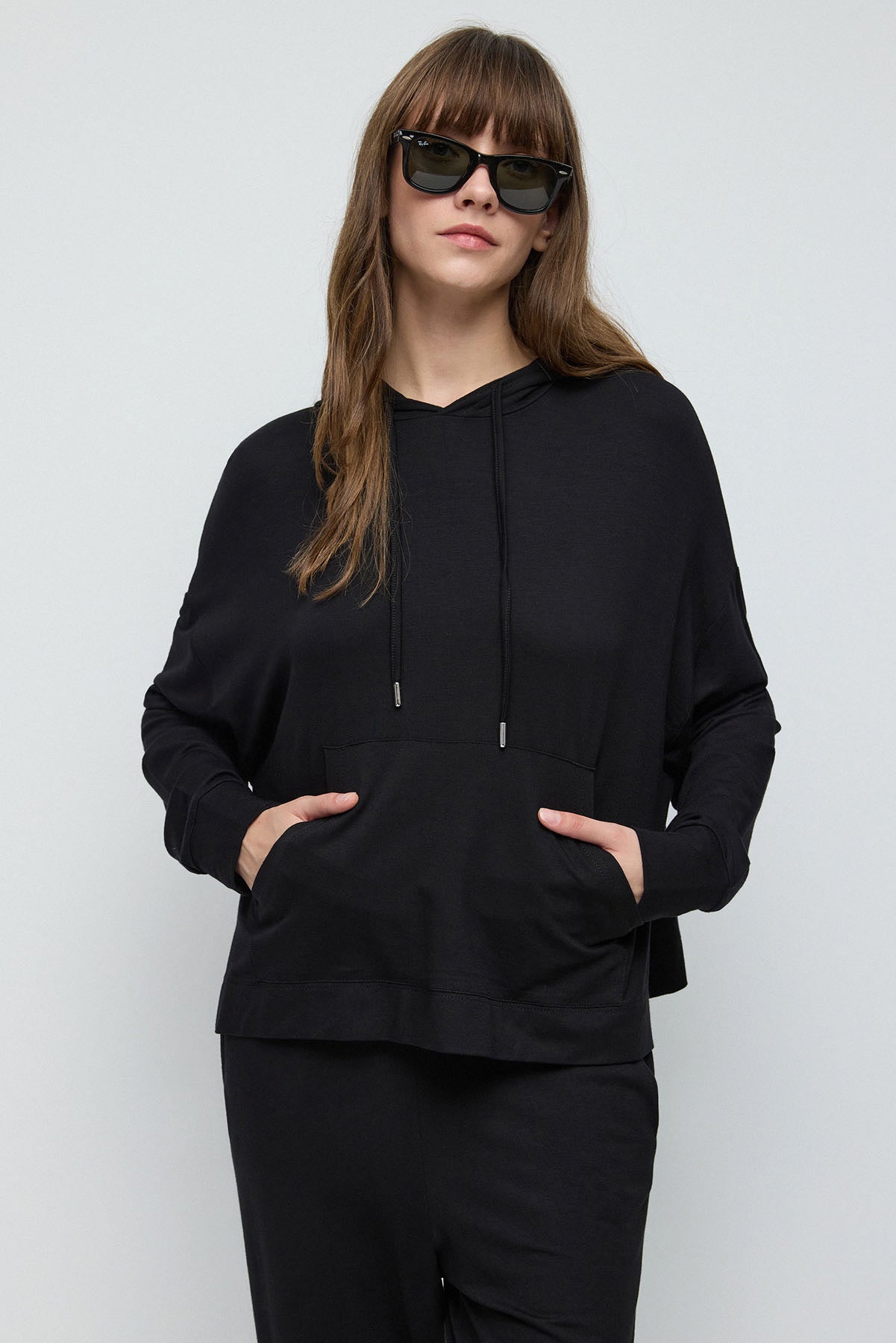 Kapuzenpullover mit Taschen