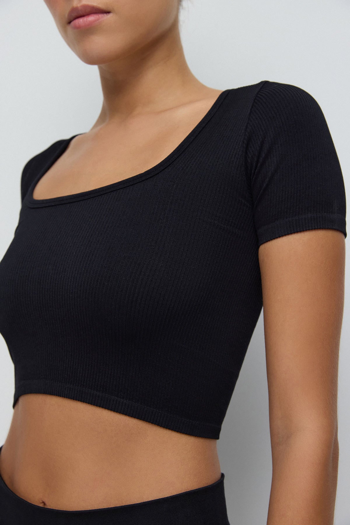 Kurzärmeliges Crop-T-Shirt