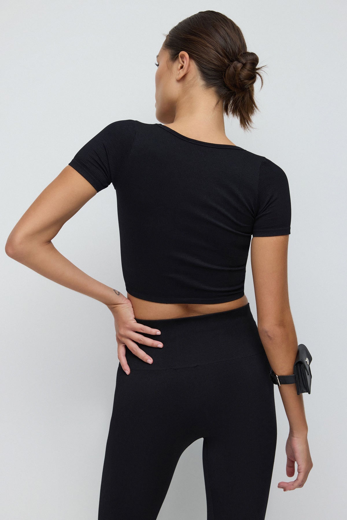 Kurzärmeliges Crop-T-Shirt