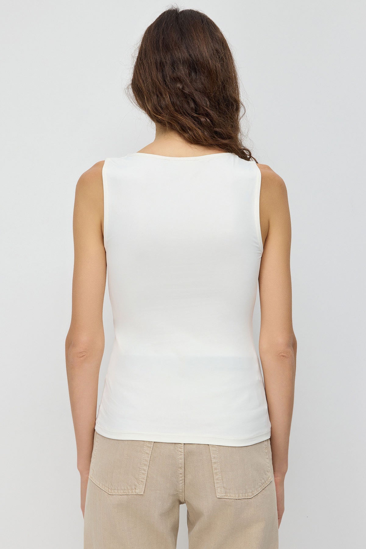 Bluse mit breiten Trägern