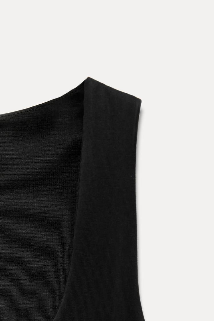 Bluse mit eckigem Ausschnitt und breiten Trägern