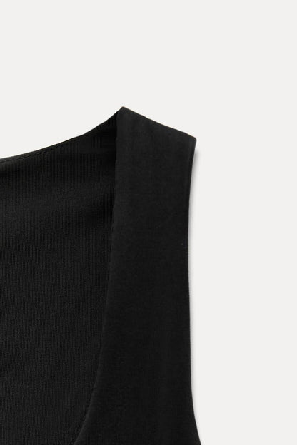 Bluse mit eckigem Ausschnitt und breiten Trägern