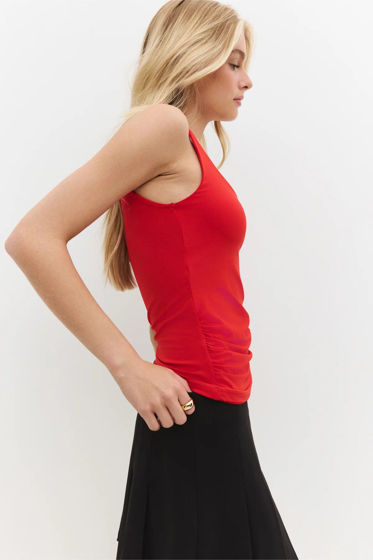 Basic-Tanktop mit eckigem Ausschnitt und breiten Trägern