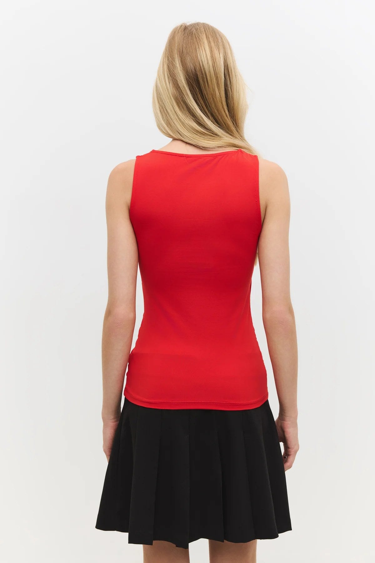 Basic-Tanktop mit eckigem Ausschnitt und breiten Trägern