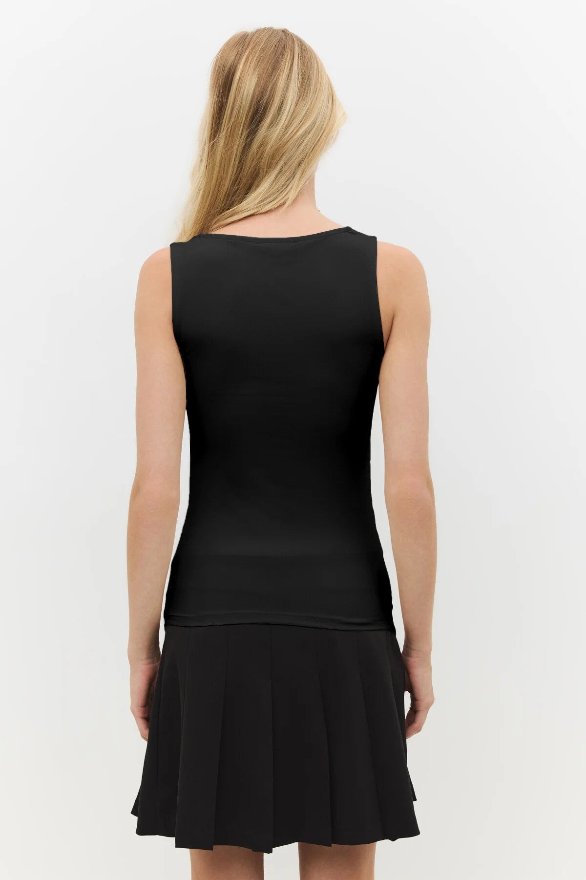 Basic-Tanktop mit eckigem Ausschnitt und breiten Trägern