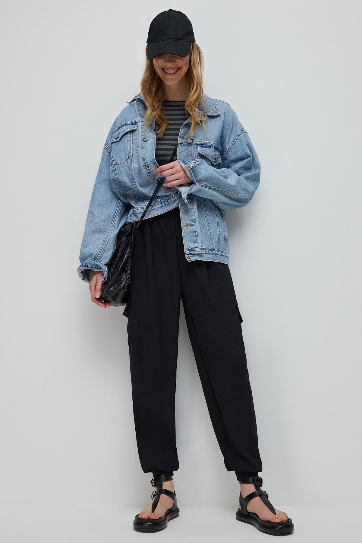 Gewebte Hose mit Cargotaschen