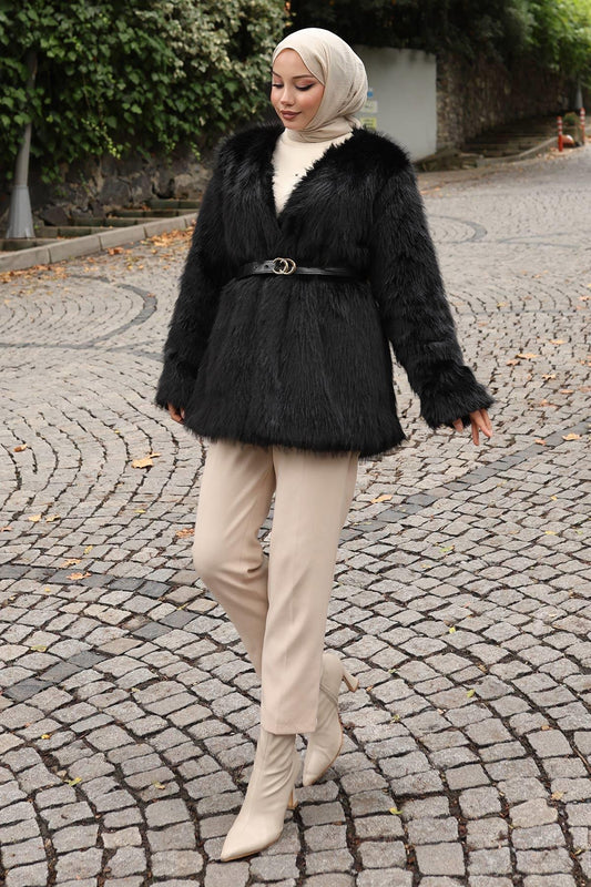 Schwarze Jacke mit Pelzbesatz und Gürtel - 19278