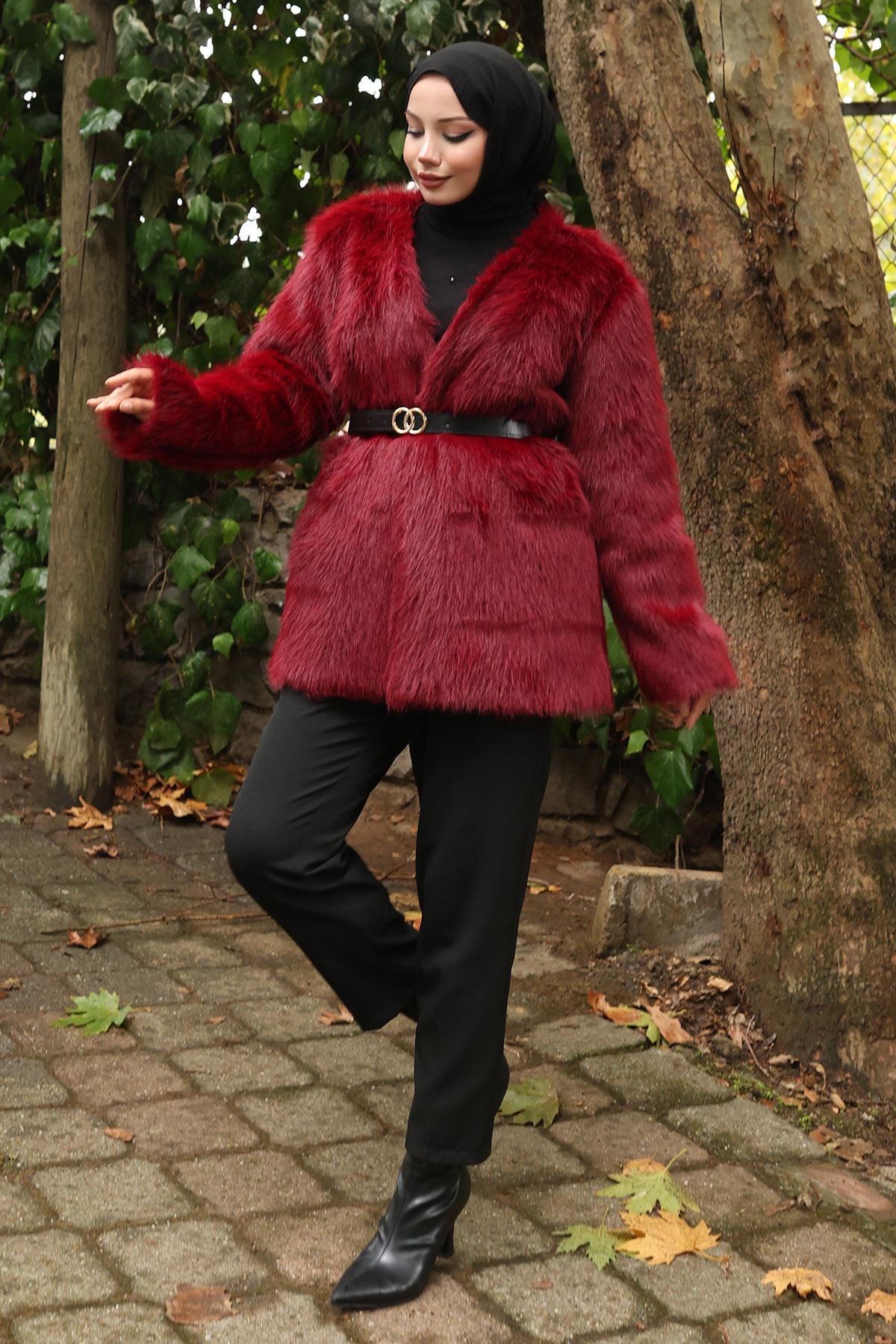 Schwarze Jacke mit Pelzbesatz und Gürtel - 19278