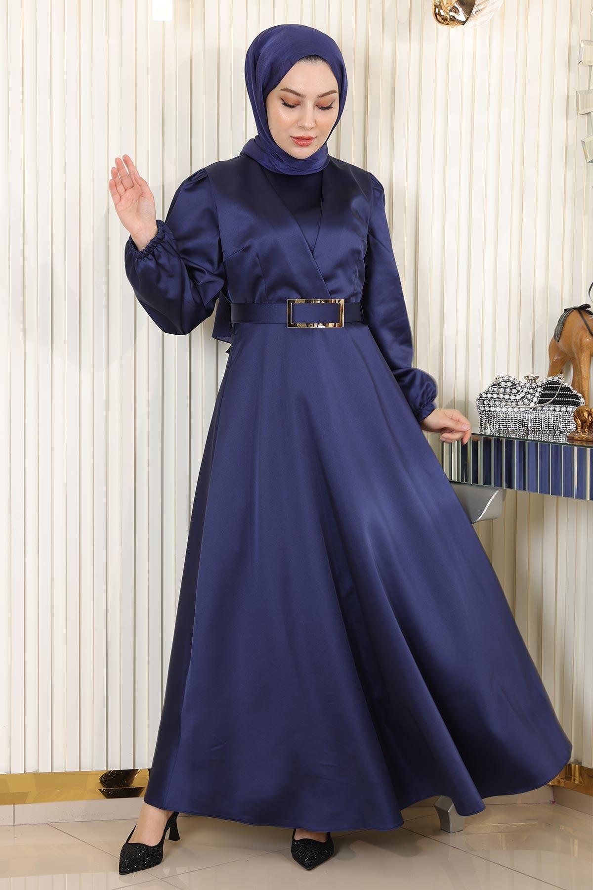 Abendkleid mit Gürtel