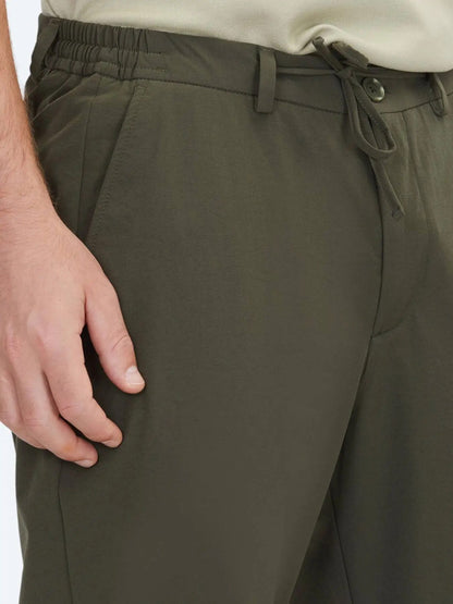 Khakifarbene Jogginghose mit Webmuster