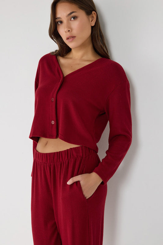 Kurzer Cardigan mit V-Ausschnitt und Knopfleiste