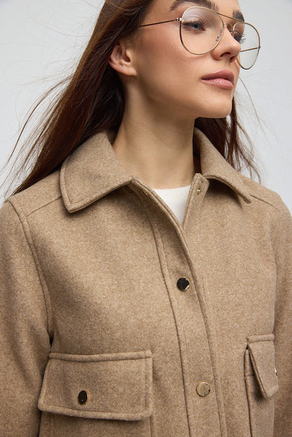 Kurze Jacke mit Taschen