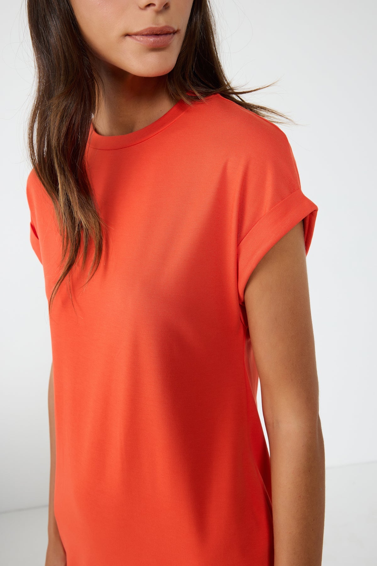 Basic-Kleid mit kurzen Ärmeln