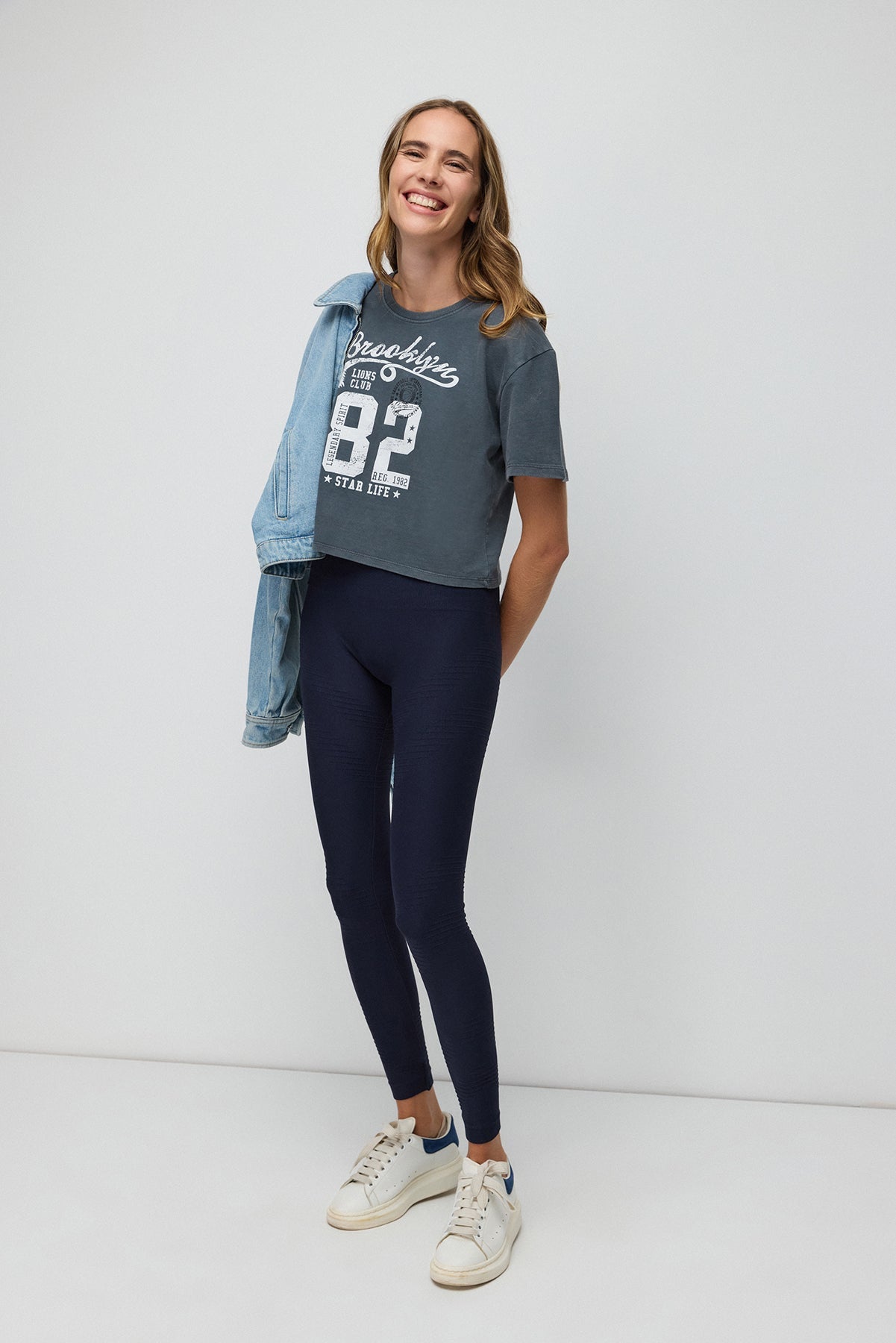 Kurzärmeliges Sweatshirt mit Aufdruck