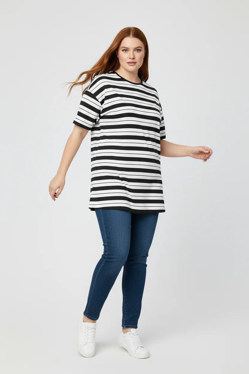 Kurzärmeliges, gestreiftes T-Shirt