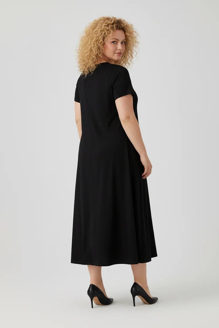 Kurzärmeliges Freizeitkleid mit Rundhalsausschnitt