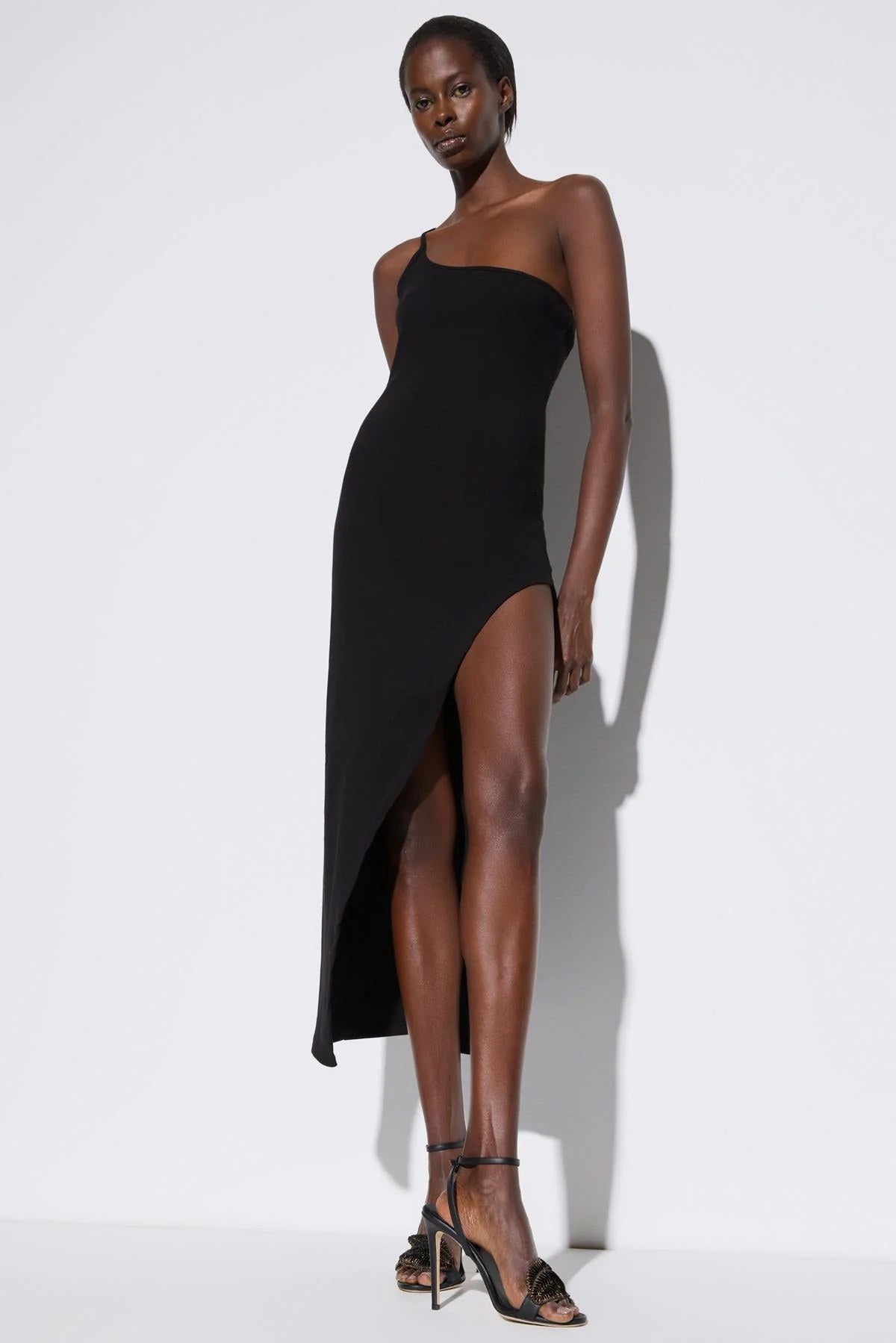 Ein-Träger-Kleid
