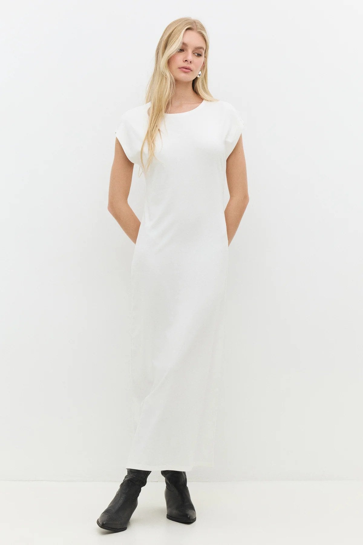 Ärmelloses langes Kleid