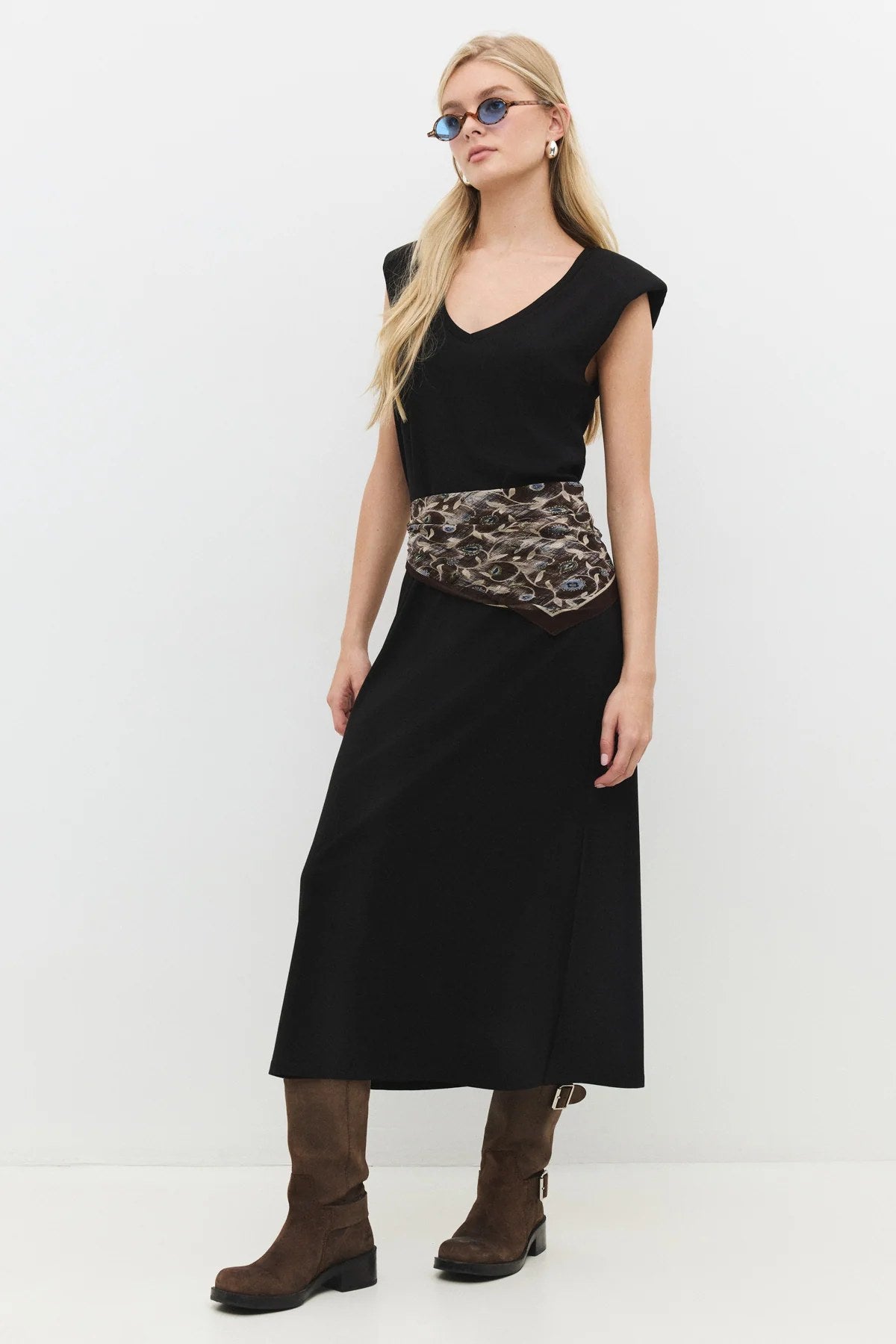 Ärmelloses langes Kleid
