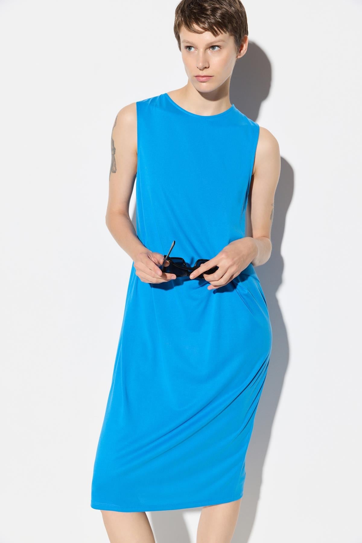 Ärmelloses Kleid mit Rundhalsausschnitt