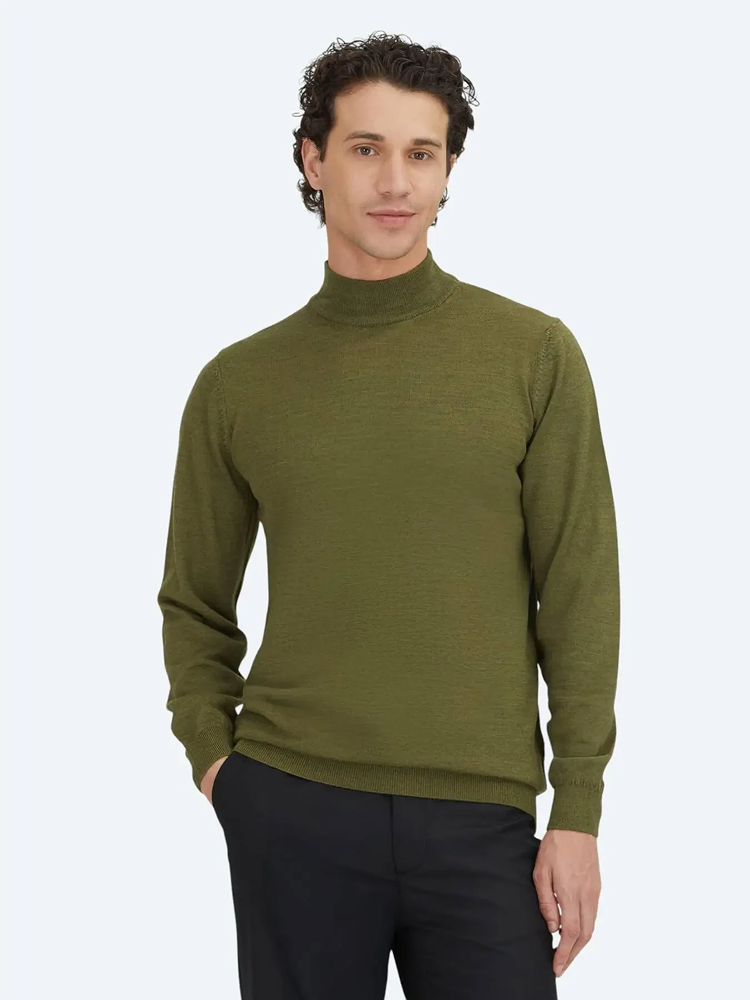 Dunkelgrüner Strickpullover