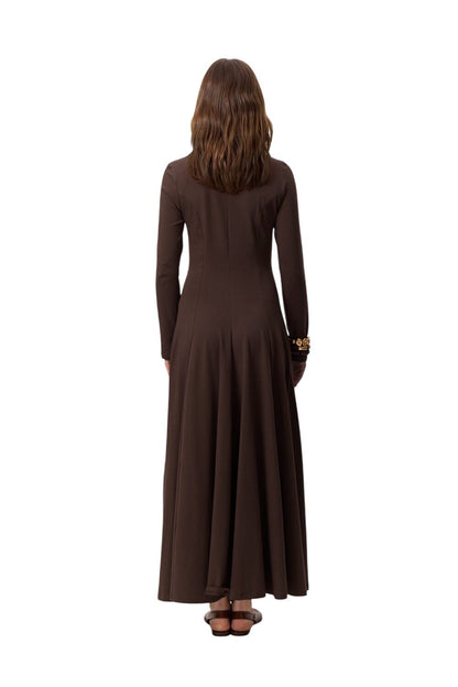 SCHWARZES LANGÄRMLIGES KLEID MIT CUP-FÖRMCHEN