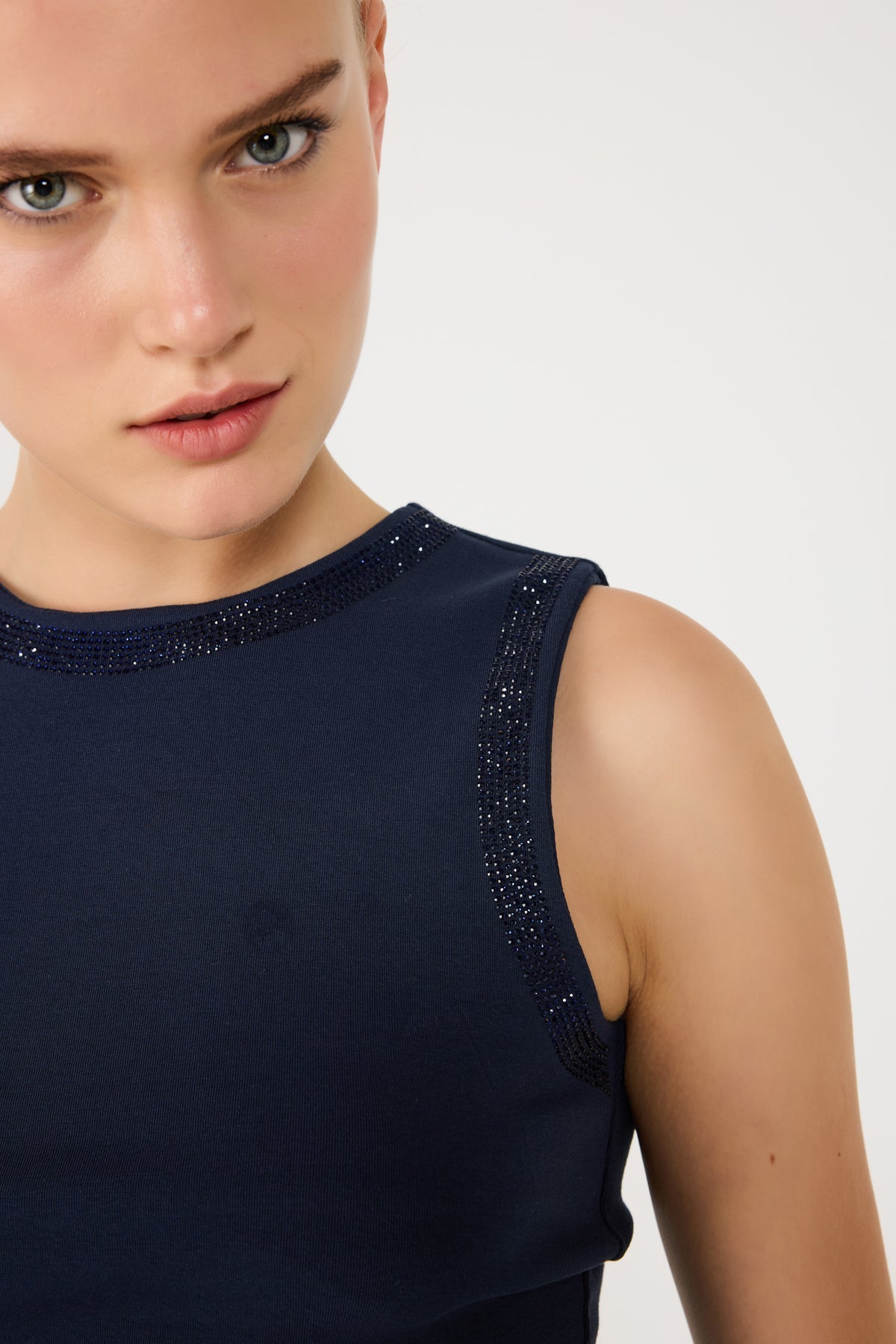 Ärmellose Crop-Bluse