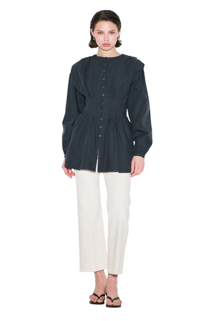 LANGÄRMLIGE BLUSE MIT FINISTELEIZEN IN DER TAILLE, ECRU