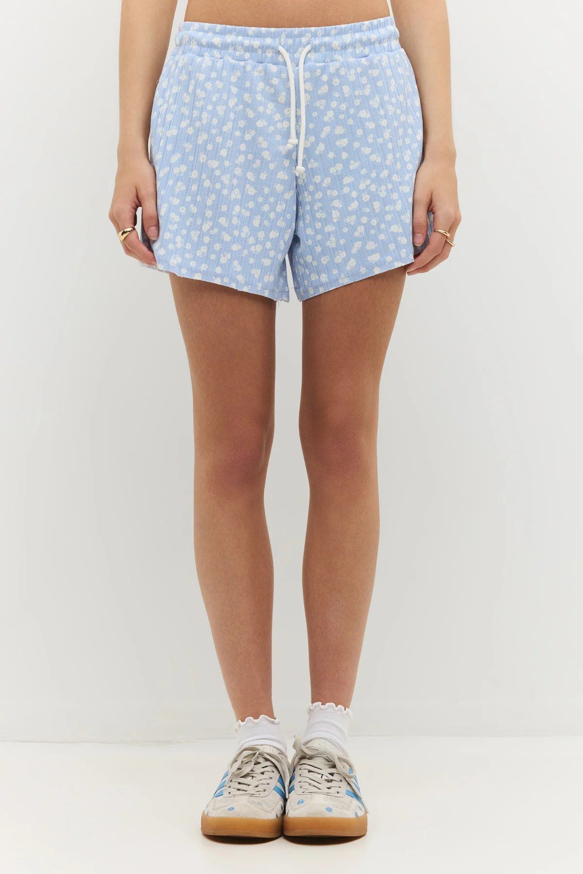 Bequeme Mini-Shorts mit elastischem Bund