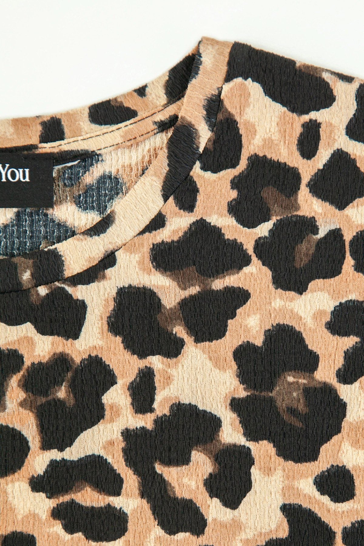 Leopardenmuster T-Shirt mit Schlitz