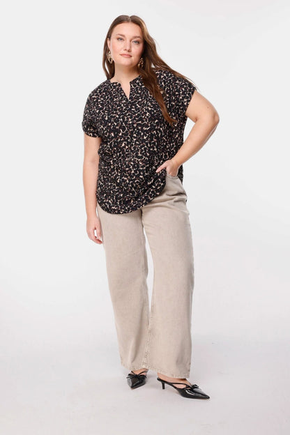 Bluse mit Leopardenmuster und Struktur