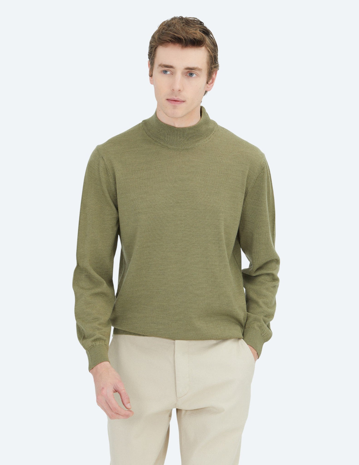 Hellgrüner Strickpullover