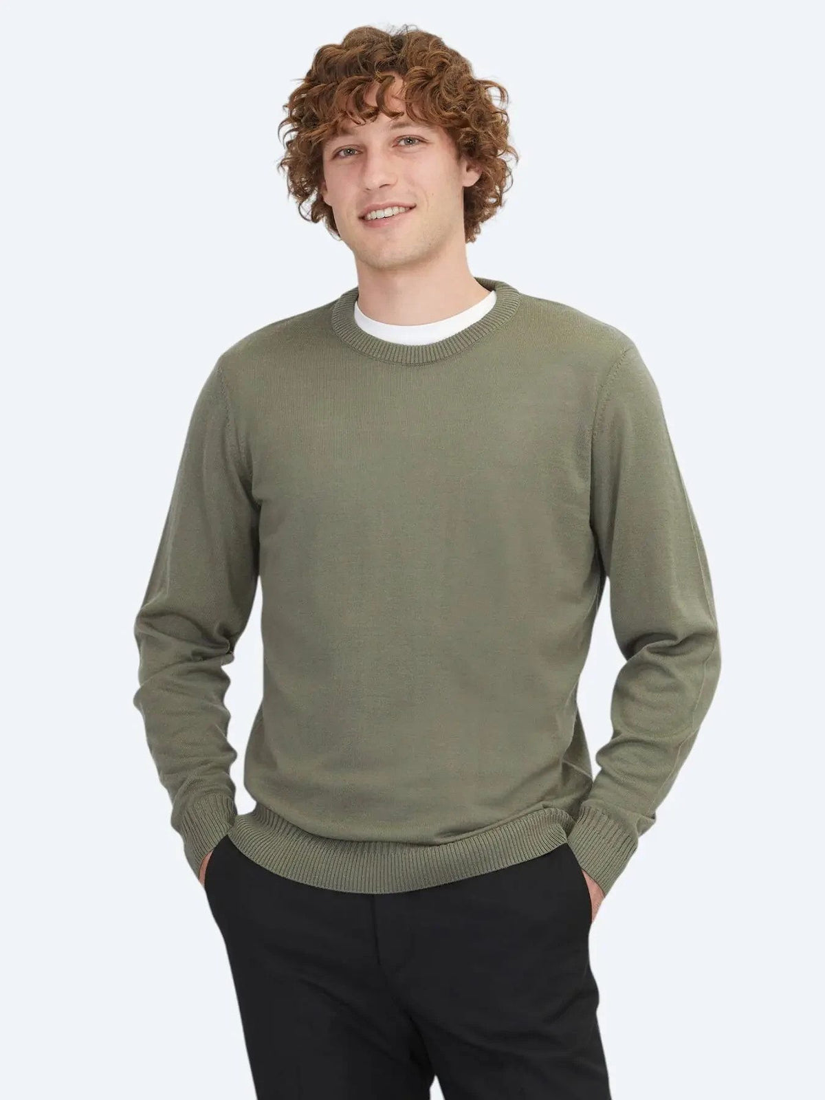 Hellgrüner Strickpullover